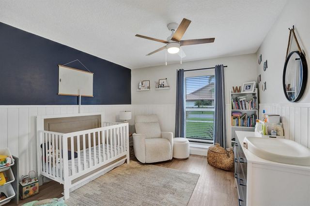 1711 W Oak Knoll Circle, Davie, FL 33324