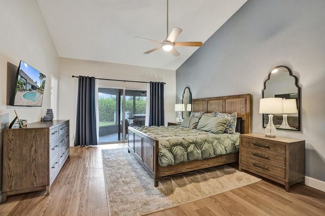 1711 W Oak Knoll Circle, Davie, FL 33324