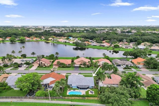 1711 W Oak Knoll Circle, Davie, FL 33324