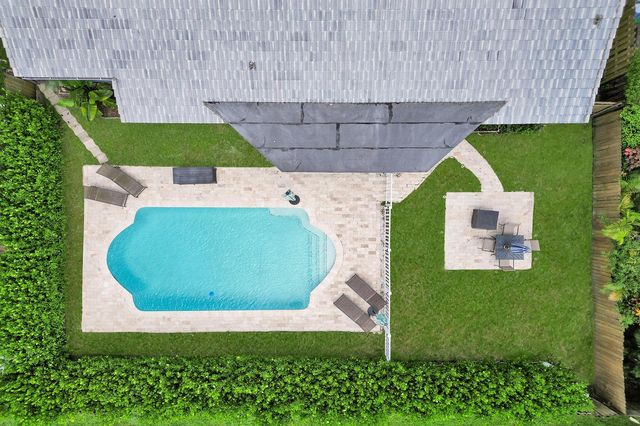 1711 W Oak Knoll Circle, Davie, FL 33324