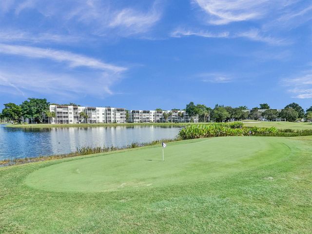 1711 W Oak Knoll Circle, Davie, FL 33324