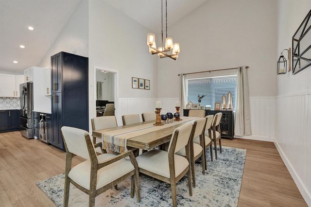 1711 W Oak Knoll Circle, Davie, FL 33324