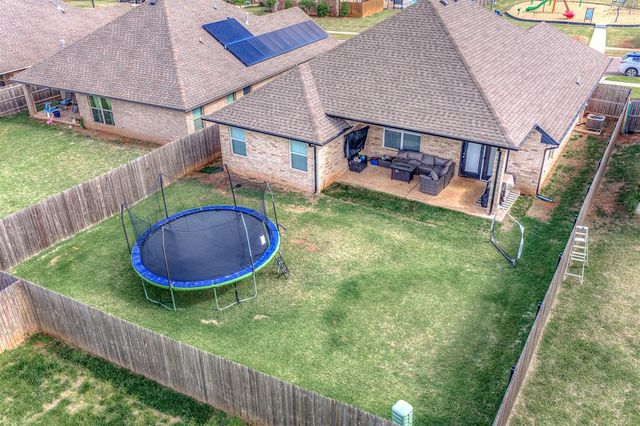 13908 Upper Village Drive, Piedmont, OK 73078