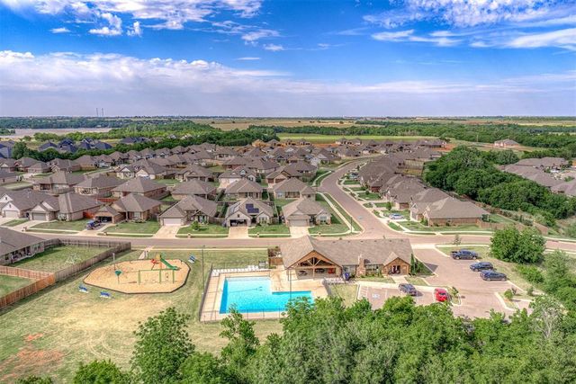 13908 Upper Village Drive, Piedmont, OK 73078