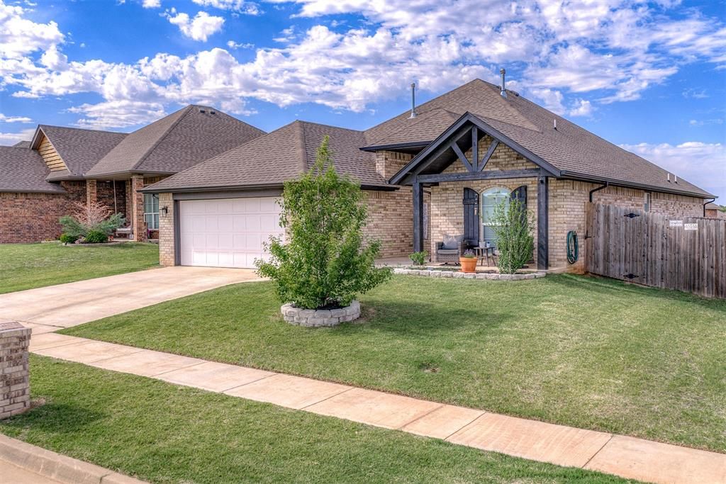 13908 Upper Village Drive, Piedmont, OK 73078
