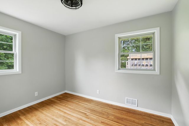 6465 Edgewood Avenue, Woodbury, MN 55125