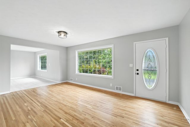 6465 Edgewood Avenue, Woodbury, MN 55125