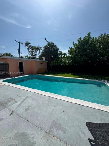 2396 NE 5th Avenue 2398, Boca Raton, FL 33431