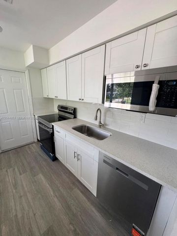 2396 NE 5th Avenue 2398, Boca Raton, FL 33431