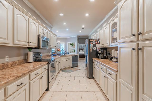 1209 Layman Drive, Jonesboro, AR 72404