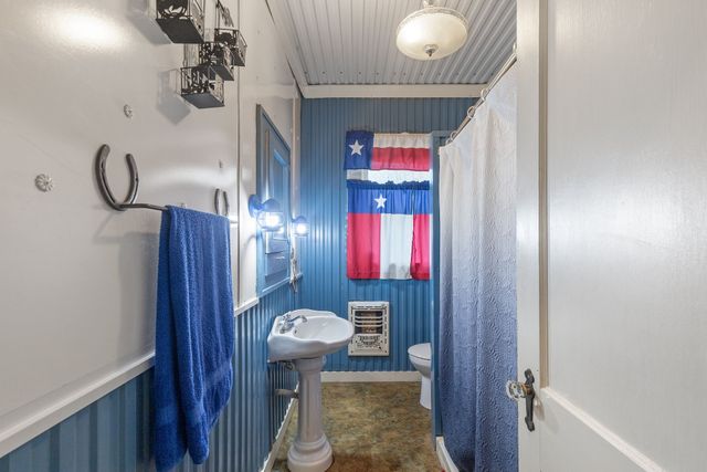419 W Main Street, Pecan Gap, TX 75469
