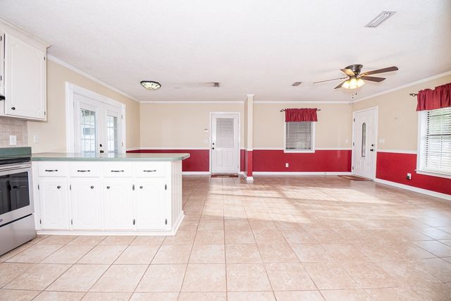 10145 Cottonwood Road, Cottonwood, AL 36320