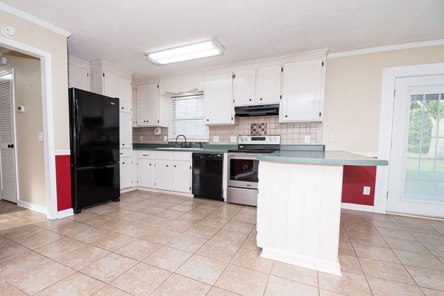 10145 Cottonwood Road, Cottonwood, AL 36320
