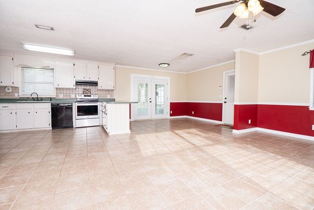 10145 Cottonwood Road, Cottonwood, AL 36320