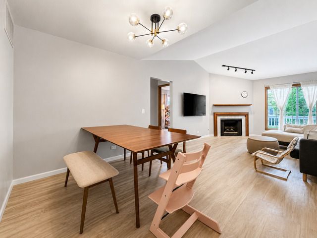 1891 Fox Run Drive C, Elk Grove Village, IL 60007