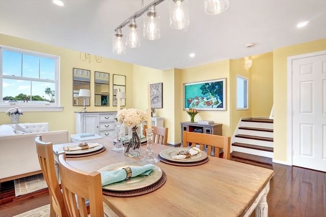 51 Pettee St 49, Newton, MA 02464