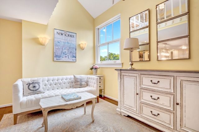 51 Pettee St 49, Newton, MA 02464
