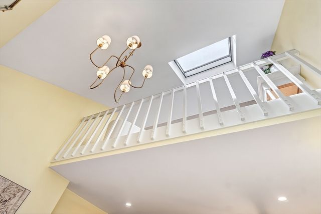 51 Pettee St 49, Newton, MA 02464