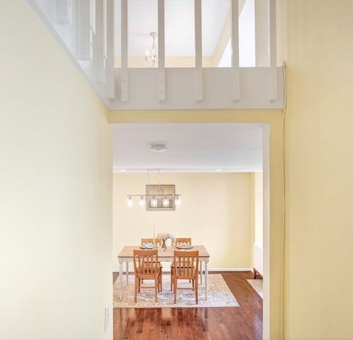 51 Pettee St 49, Newton, MA 02464