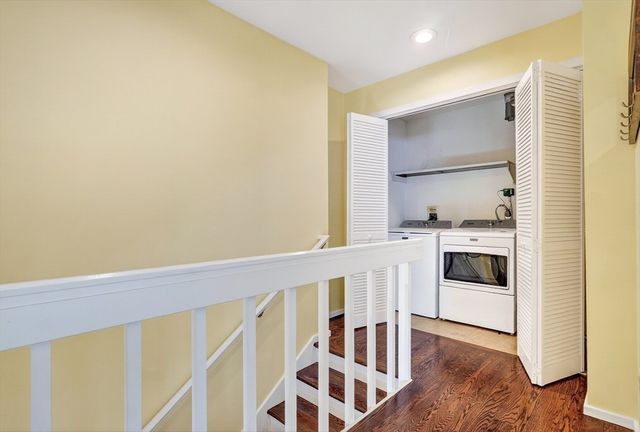 51 Pettee St 49, Newton, MA 02464