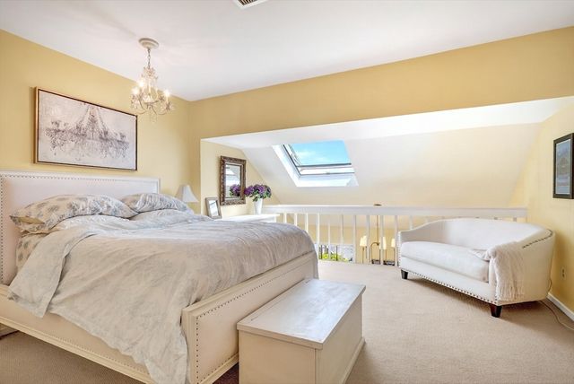 51 Pettee St 49, Newton, MA 02464