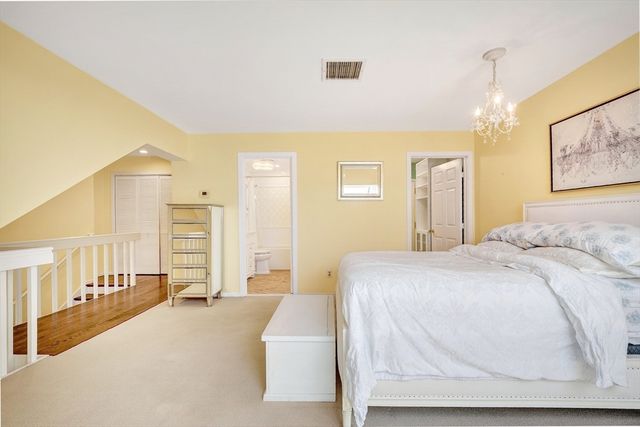 51 Pettee St 49, Newton, MA 02464