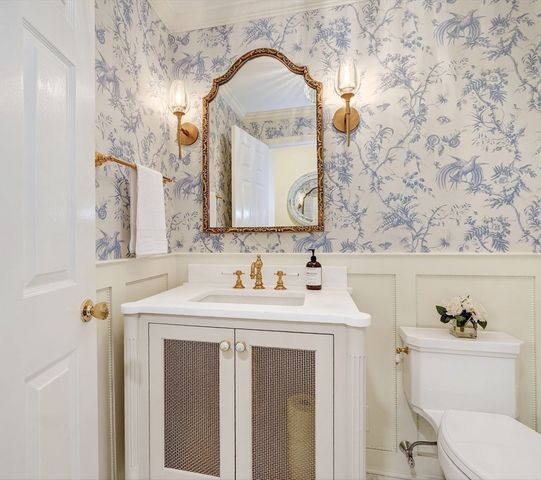 51 Pettee St 49, Newton, MA 02464