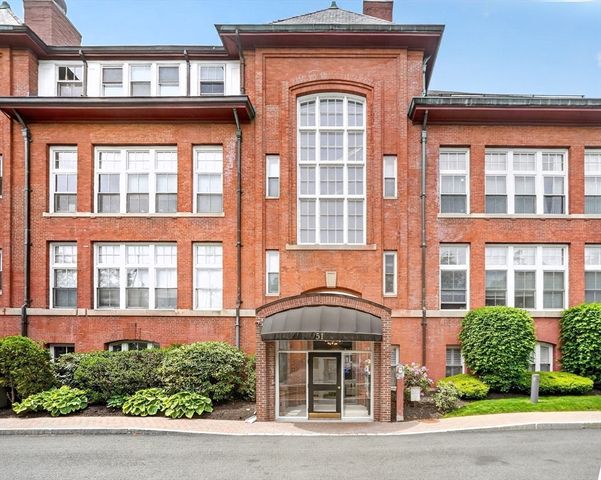 51 Pettee St 49, Newton, MA 02464
