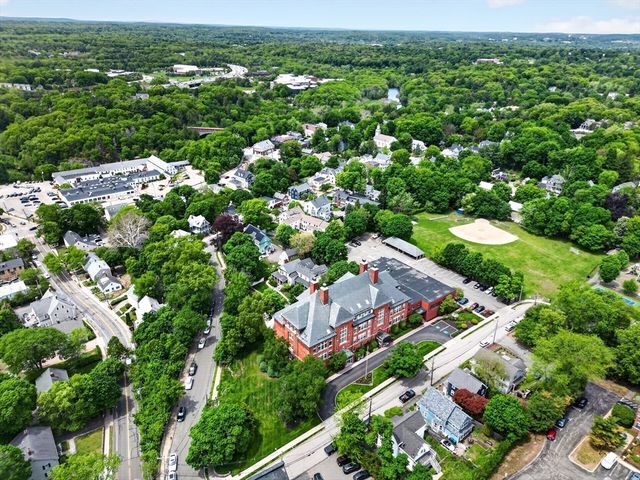 51 Pettee St 49, Newton, MA 02464