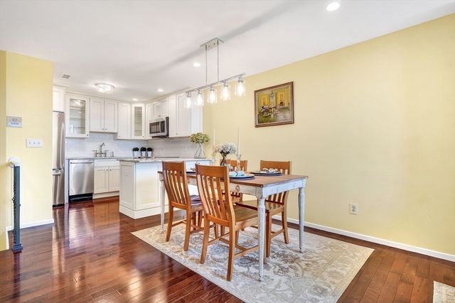 51 Pettee St 49, Newton, MA 02464