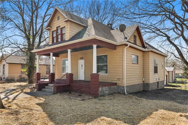 635 N Cedar Street, Nevada, MO 64772