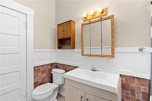 635 N Cedar Street, Nevada, MO 64772