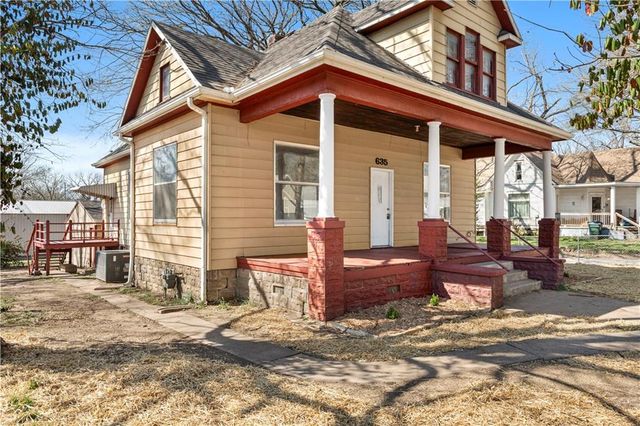 635 N Cedar Street, Nevada, MO 64772