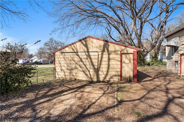 635 N Cedar Street, Nevada, MO 64772