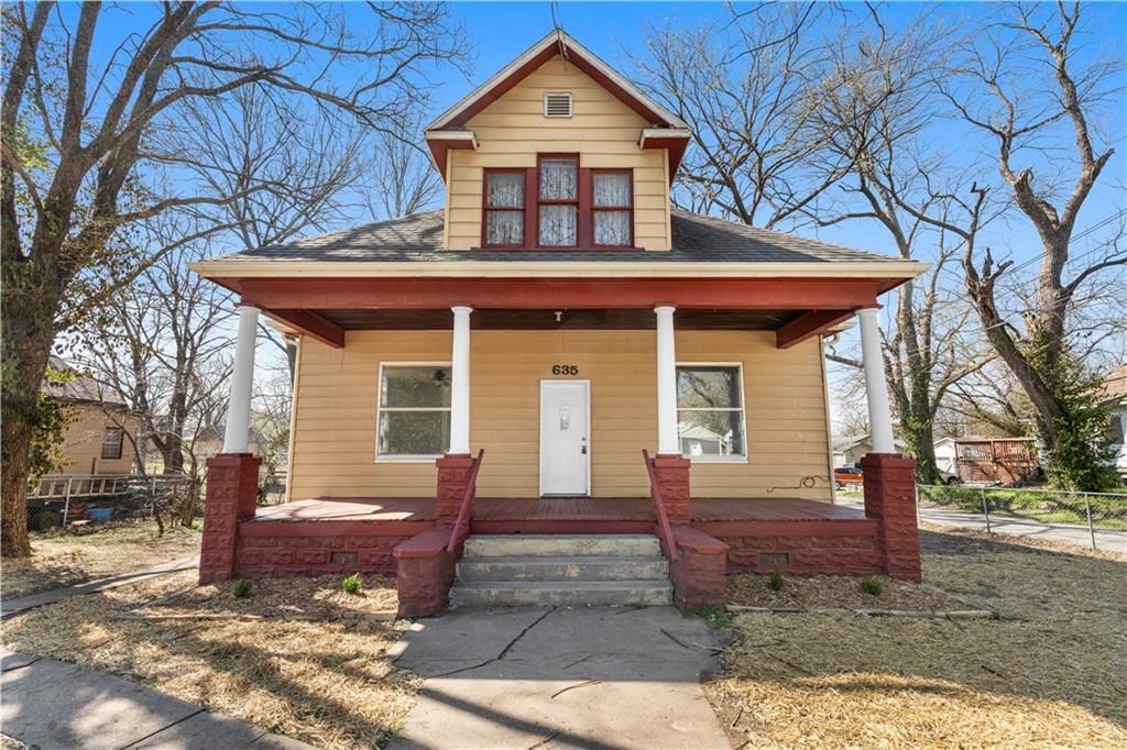 635 N Cedar Street, Nevada, MO 64772