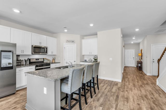 729 Amberton Dr, Smyrna, TN 37167