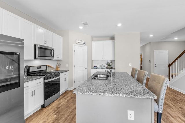 729 Amberton Dr, Smyrna, TN 37167