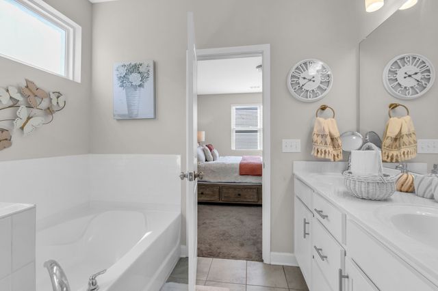 729 Amberton Dr, Smyrna, TN 37167
