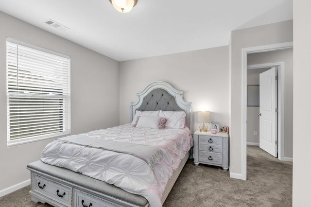 729 Amberton Dr, Smyrna, TN 37167