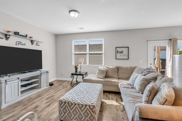 729 Amberton Dr, Smyrna, TN 37167