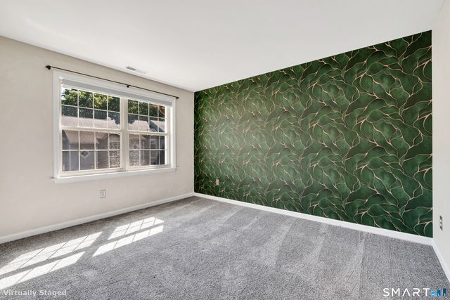 19 Hawthorne Drive 156, New London, CT 06320