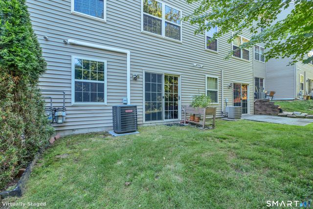 19 Hawthorne Drive 156, New London, CT 06320