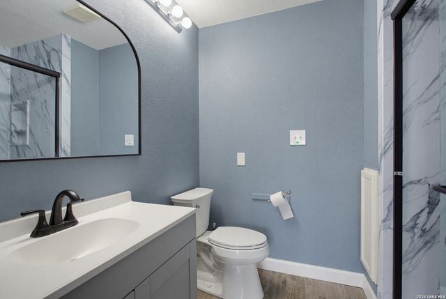 69 Chapel Hill Cir, San Antonio, TX 78240