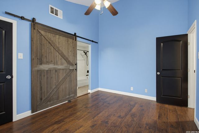 69 Chapel Hill Cir, San Antonio, TX 78240