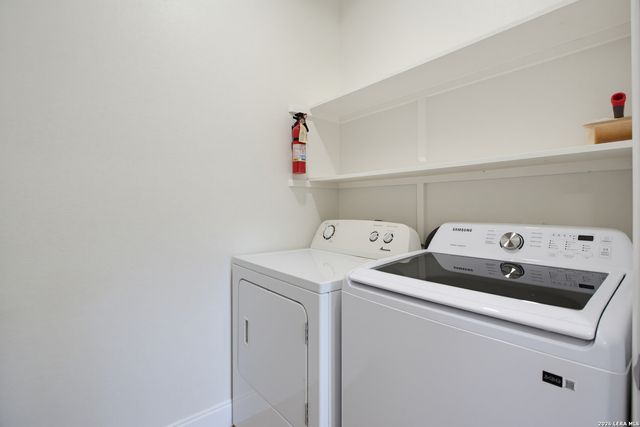 69 Chapel Hill Cir, San Antonio, TX 78240