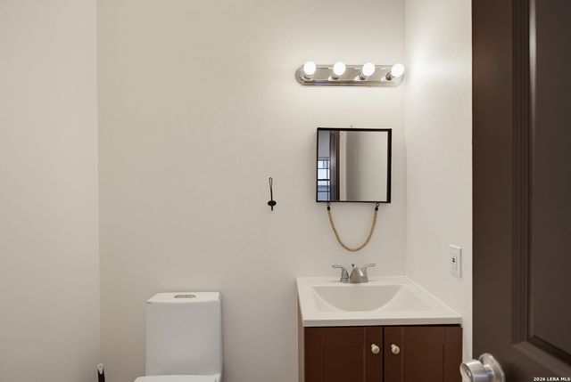69 Chapel Hill Cir, San Antonio, TX 78240