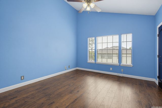 69 Chapel Hill Cir, San Antonio, TX 78240