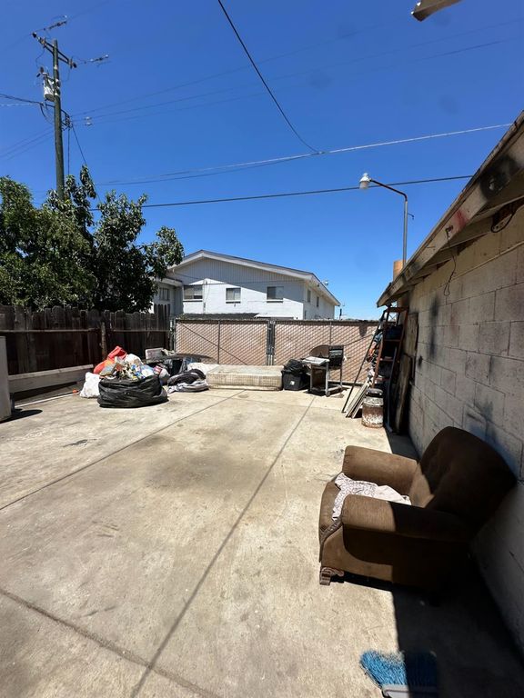 Image 11 of property listing at 1734 Sylvia Street, Selma, CA 93662