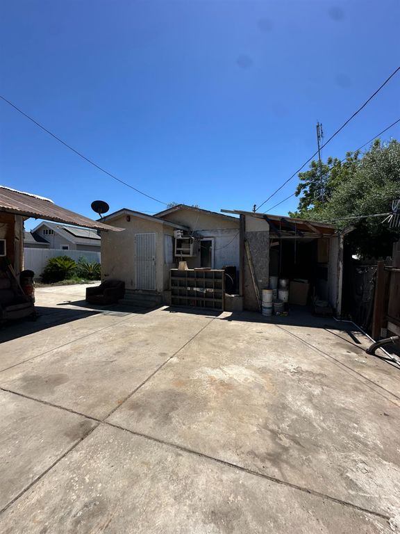 Image 14 of property listing at 1734 Sylvia Street, Selma, CA 93662