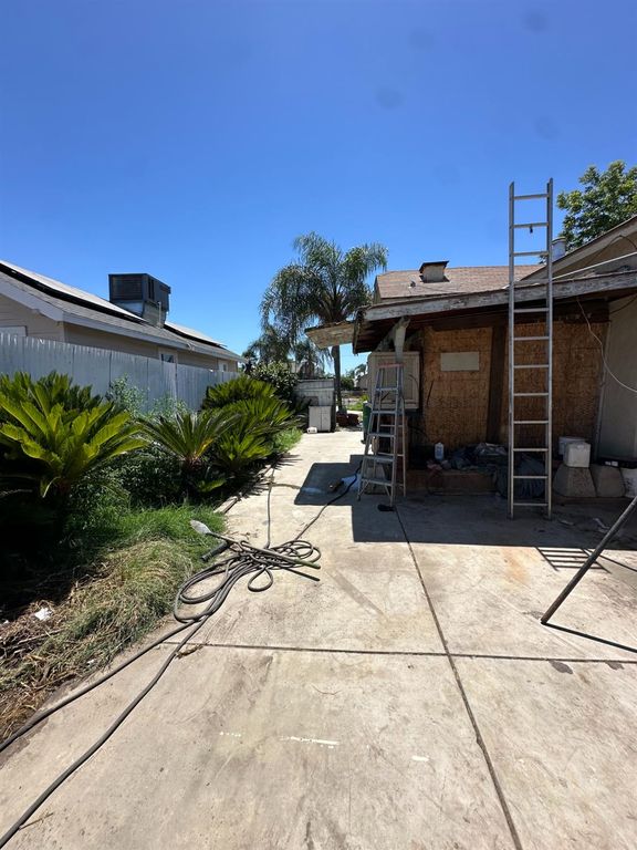 Image 18 of property listing at 1734 Sylvia Street, Selma, CA 93662